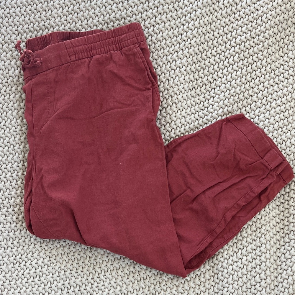 Old Navy Women's Burgundy Cropped Pants